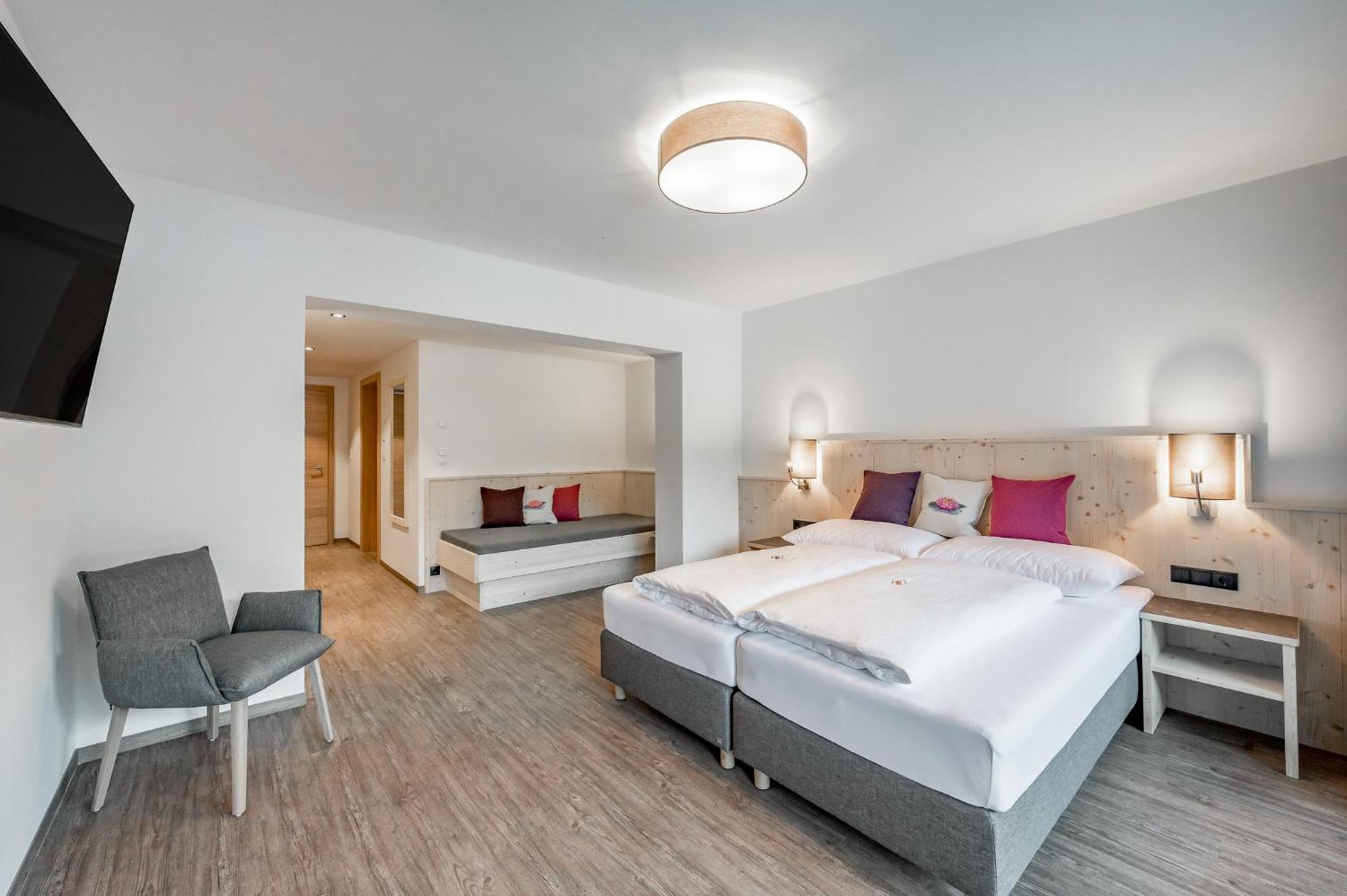 Seehueter'S Hotel Seerose Oetz Oda fotoğraf