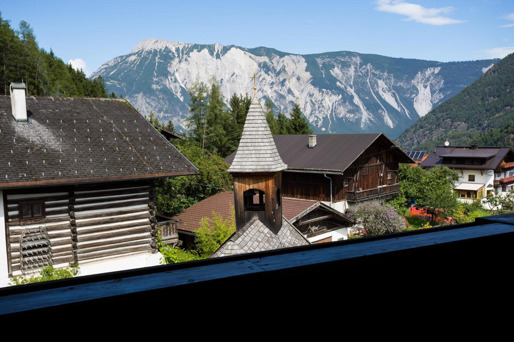 Seehueter'S Hotel Seerose Oetz Oda fotoğraf