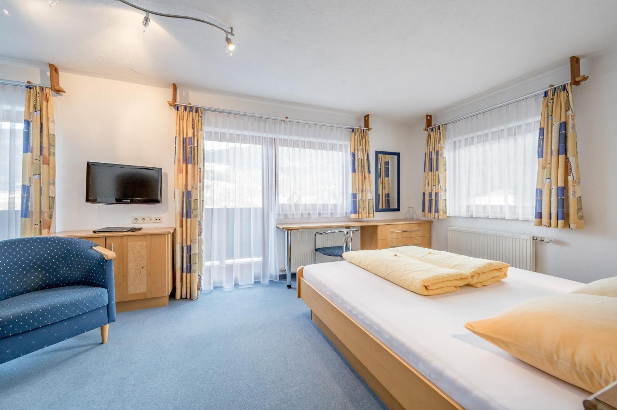 Seehueter'S Hotel Seerose Oetz Oda fotoğraf