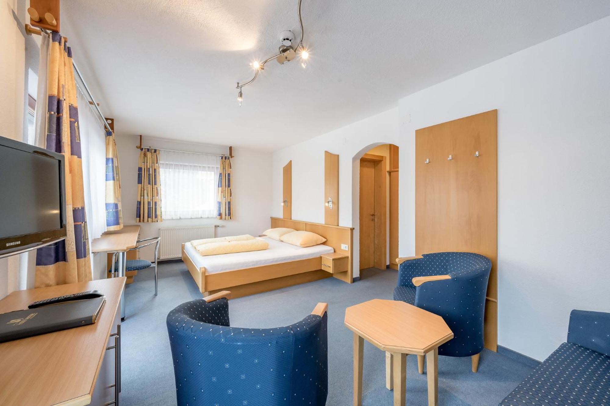Seehueter'S Hotel Seerose Oetz Oda fotoğraf
