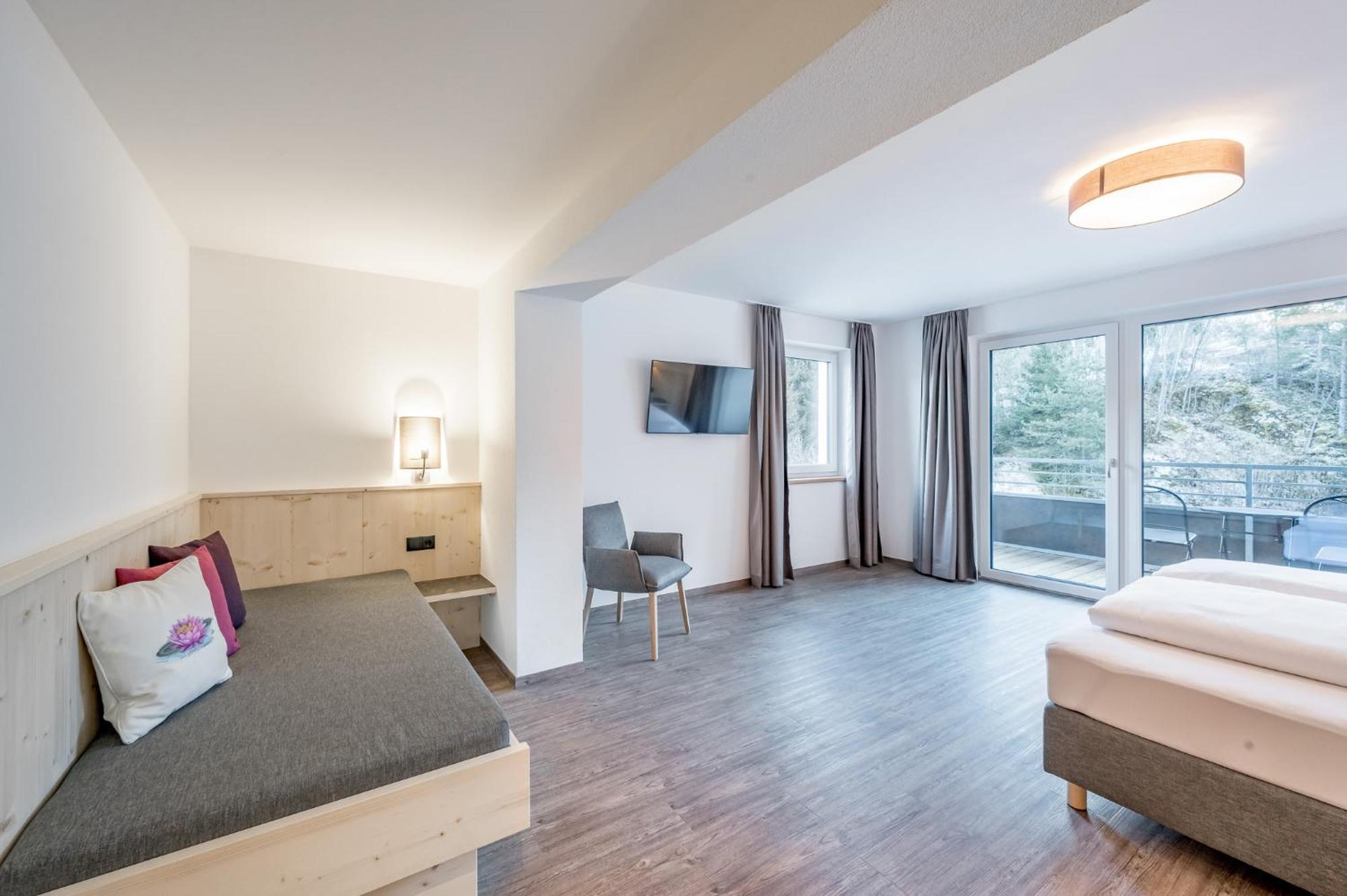 Seehueter'S Hotel Seerose Oetz Oda fotoğraf