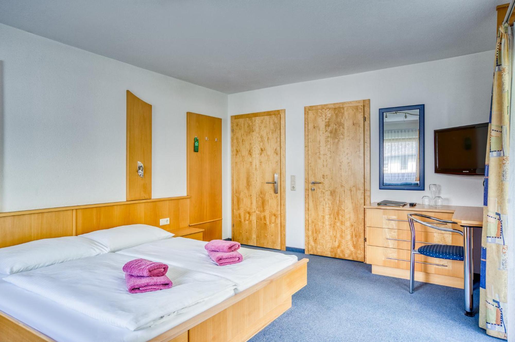 Seehueter'S Hotel Seerose Oetz Oda fotoğraf
