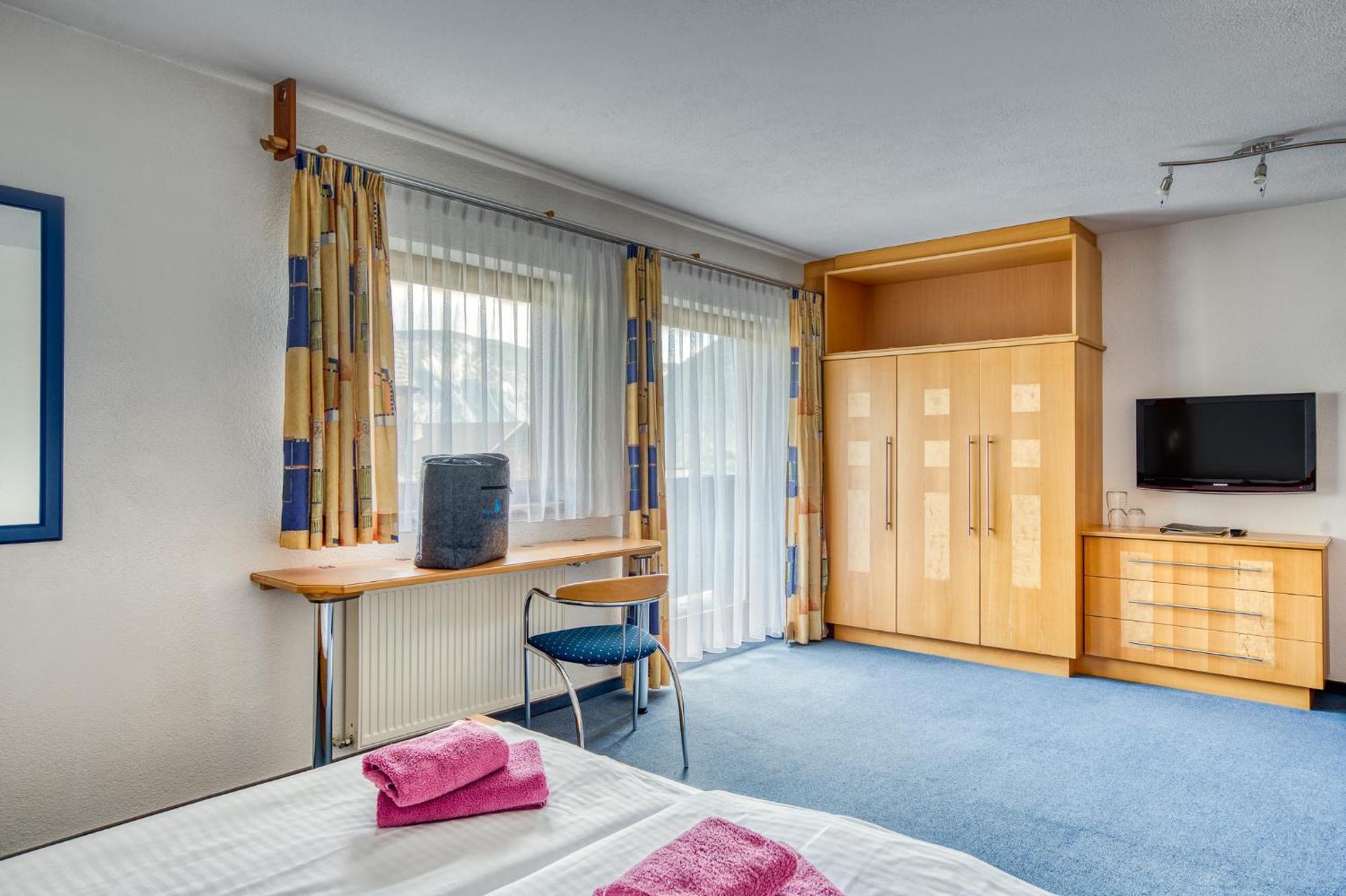Seehueter'S Hotel Seerose Oetz Oda fotoğraf