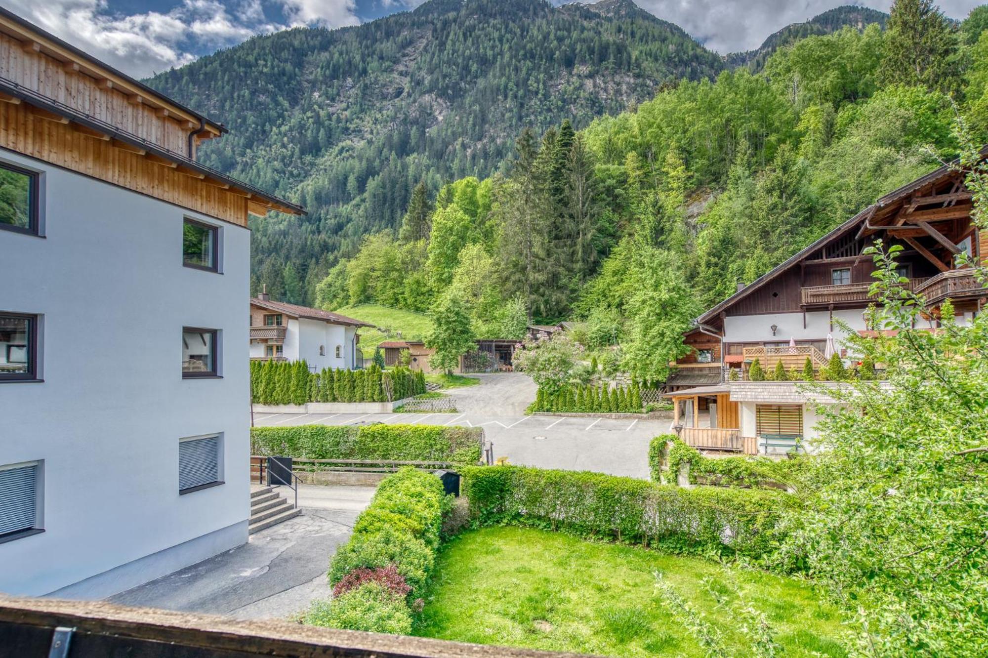 Seehueter'S Hotel Seerose Oetz Oda fotoğraf